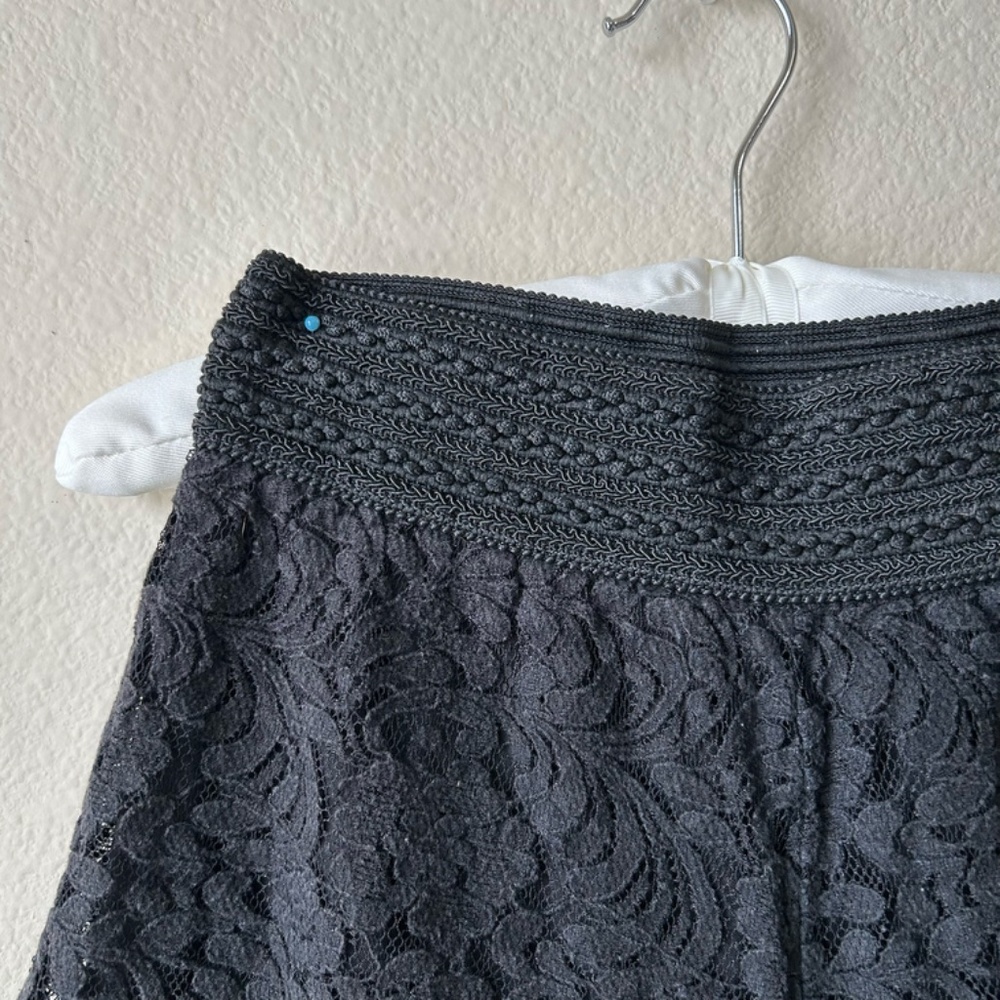 Lace Shorts Black Trim Hem Elastic Waist Lined by Ambiance Size Small - Picture 2 of 12